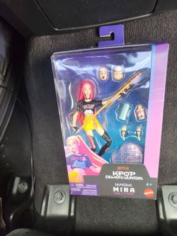 K pop demon Hunters Myra figure