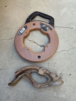 Electrical wire puller and pipe bender