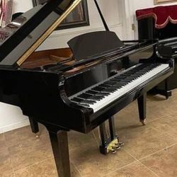 Yamaha Baby Grand Piano 