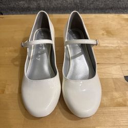 Copper Key Girls White Patent Leather shining dress shoes Mary Jane’s Sz 2