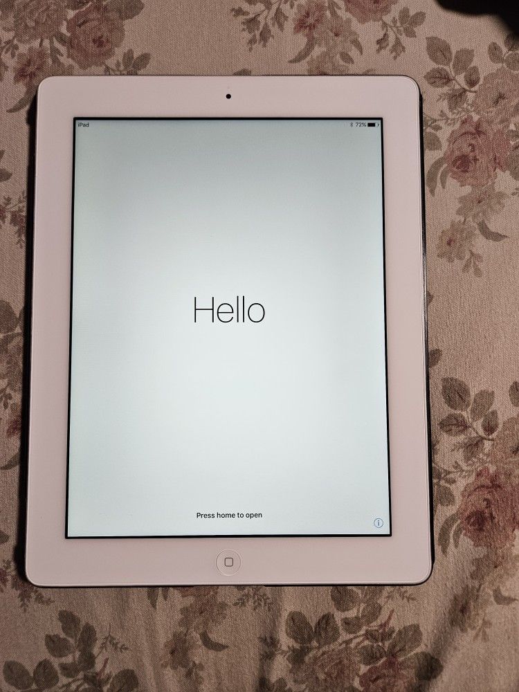 Apple Ipad 4th Generation Model A1458 with Case