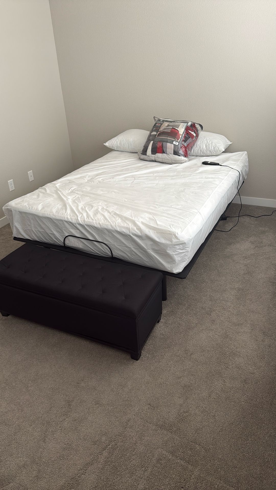 Sealy Queen Mattress - Adjustable Recliner