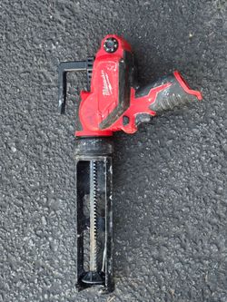 Milwaukee M12 caulking gun