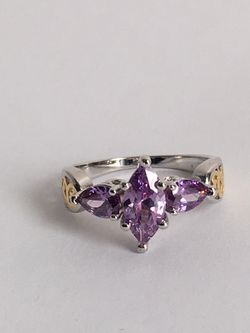 BEAUTIFUL WOMENS PURPLE RHINESTONE RING SIZE 7