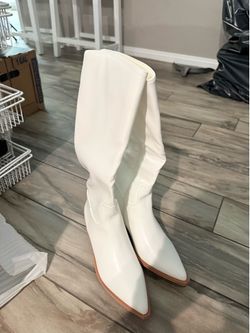 Brand New White Women’s Boots, Size 7