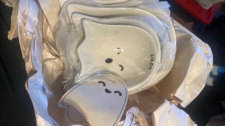 Ghost measuring cups