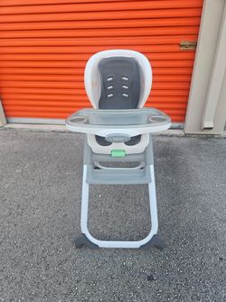 Baby Feeding Chair & Mini Pantry