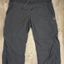 lululemon cropped jogger pants