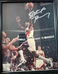 Elliot “ socks” Perry Signed Phoenix Suns 8x10 Photo – Framed