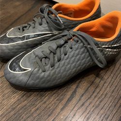 Nike Cleats - Youth Size 5