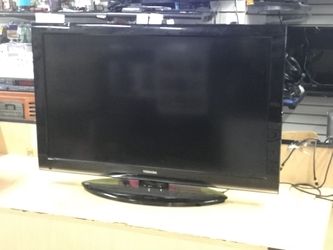 Toshiba 40” TV W/Remote