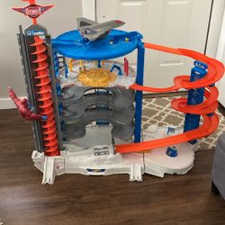 Hot wheels Super Ultimate Garage