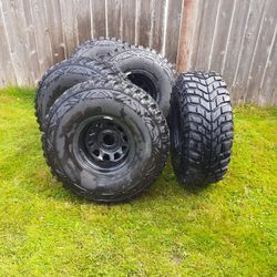 Brand New  35" × 12.5 Pro Comp