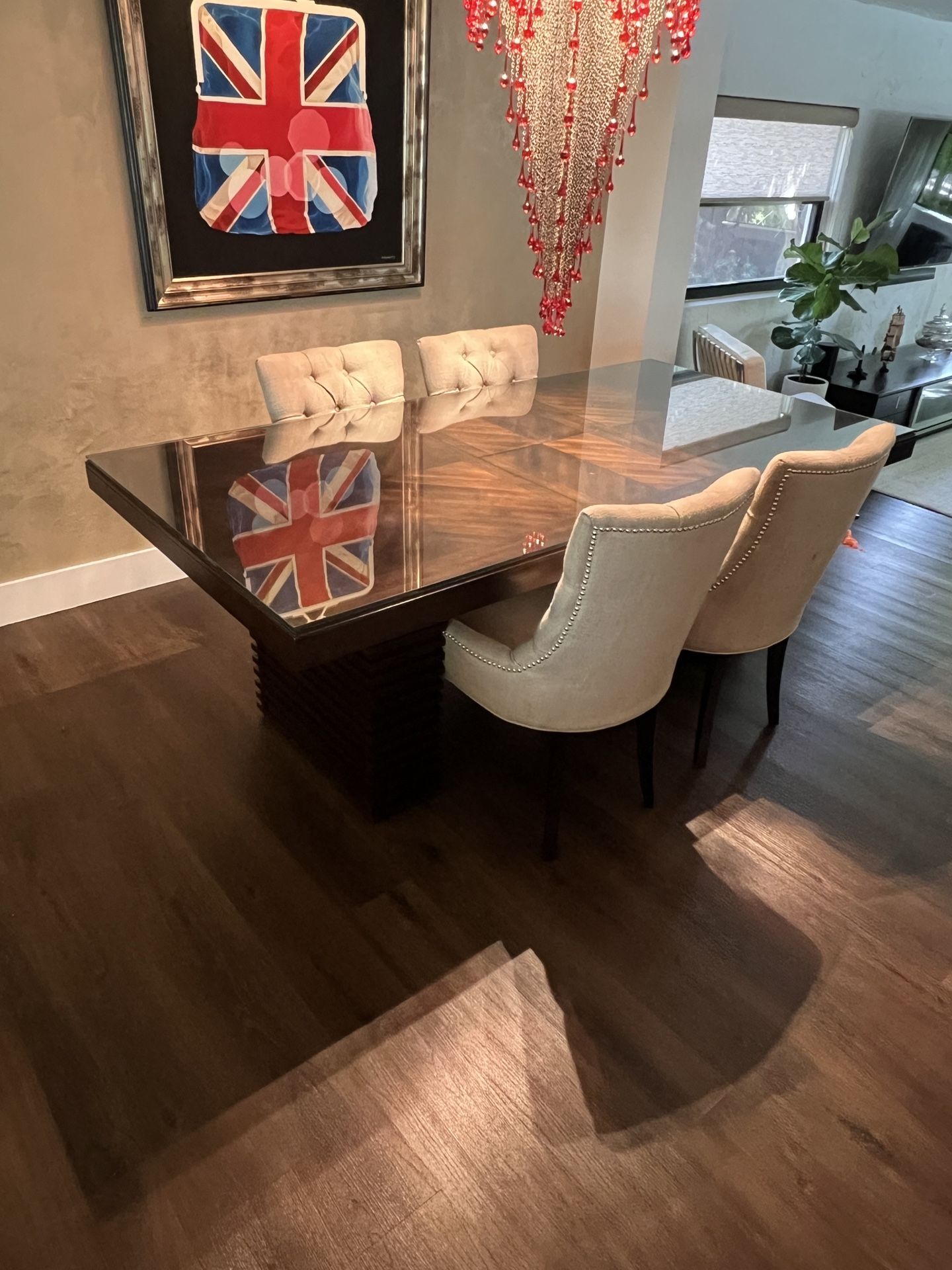 Modern Dinning Table and Chairs