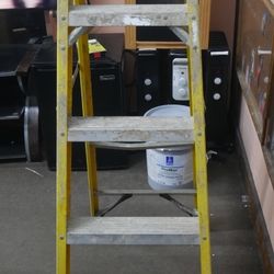WERNER LADDER 5 FT FS205 PRE OWNED 885064-1 