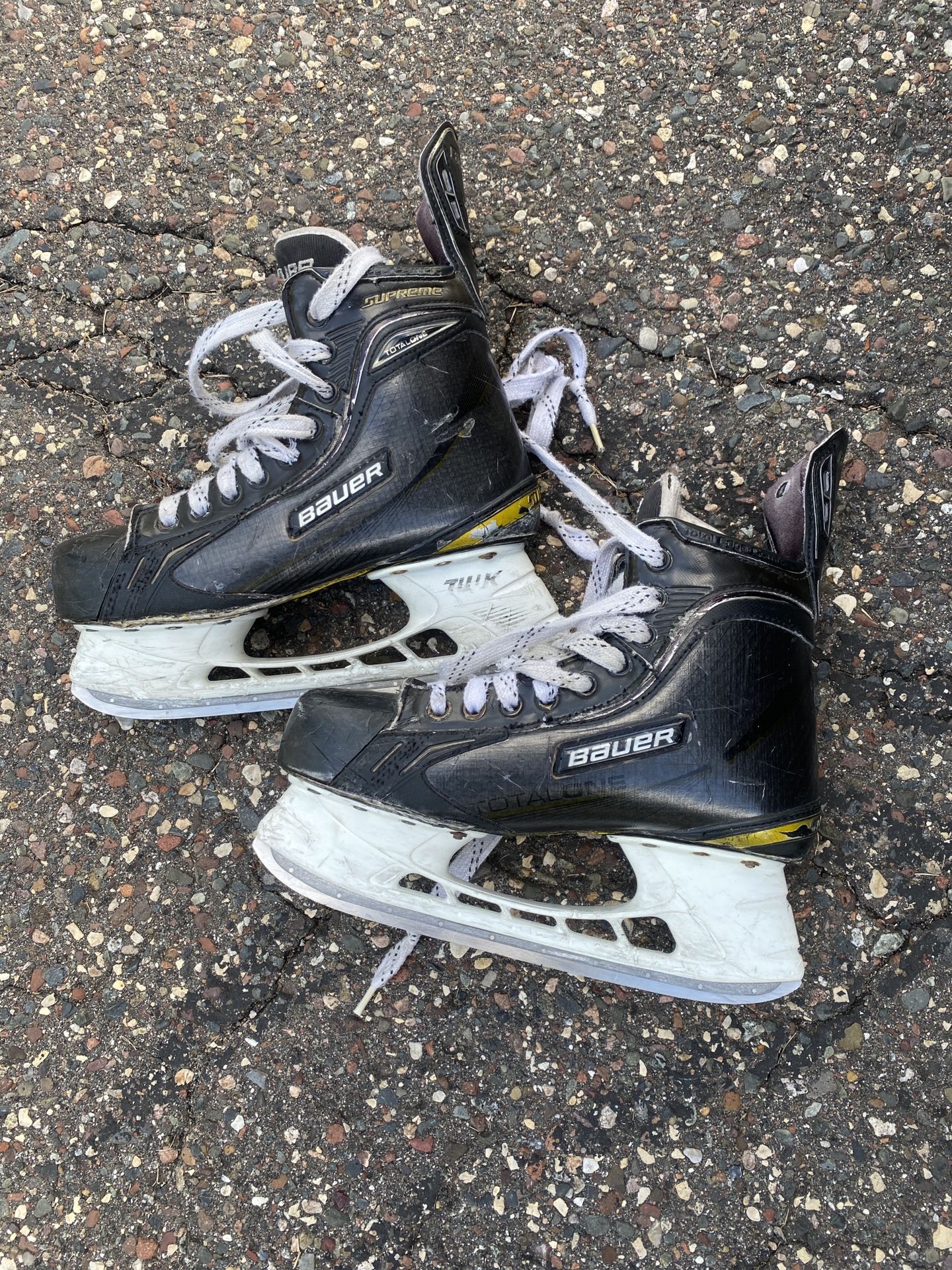 Bauer Supreme Hockey Skates