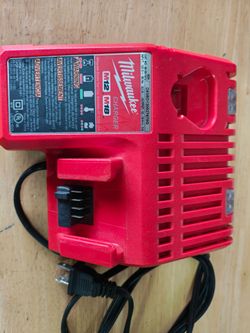 M12 and M18 12-Volt/18-Volt Lithium-Ion Multi-Voltage Battery Charger