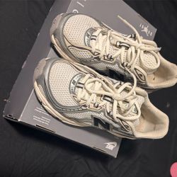 Men New Balance Size 7 For 70$