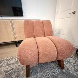 Cozy Teddy Bear Accent Chair - Blush/Terracotta Boucle - Statement Piece
