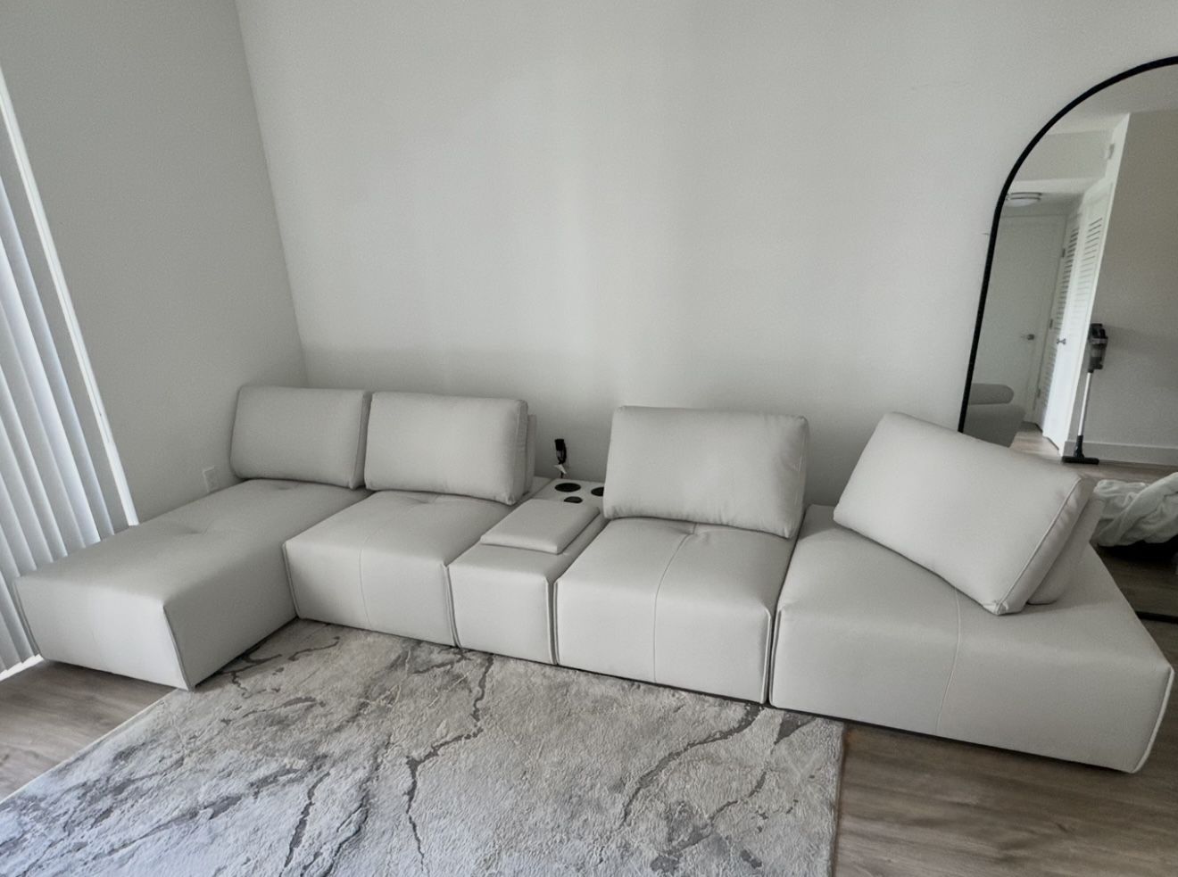 rooms to go leather 5pc. sectional couch sofa