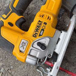 Dewalt Jig Saw 4ah Battery 6amp Charger