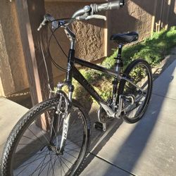TREK HYBRID BIKE 21 SPEEDS TIRE 26 SIZE L