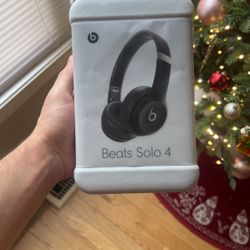 Beats Solo 4 