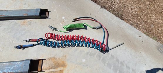 Glad Hands and Electrical Connector for Semi