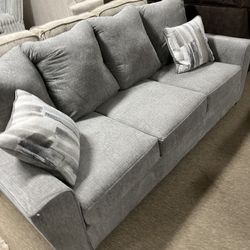 FREE DELIVERY NICE COUCH