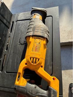 Zaw saw with battery