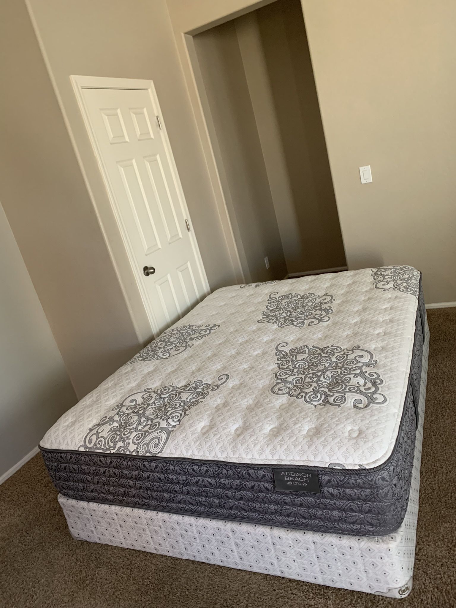 QUEEN MATTRESS PLUSH AND FREE BOX SPRING
