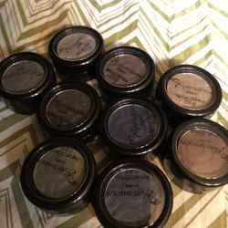 New makeup Brushes, Eyeshadows