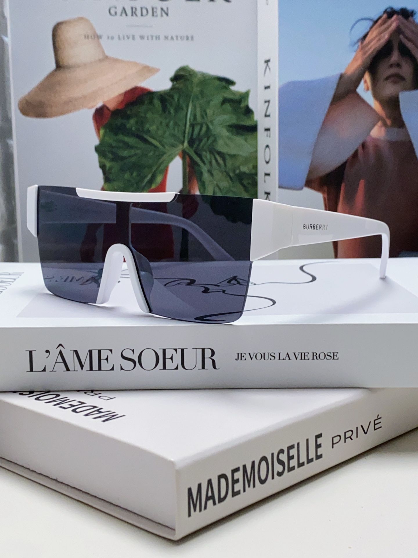Burburry white logo sunglasses