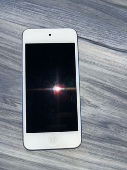 Apple iPod touch 6th Gen 16GB Blue A1574 4in Touchscreen Camera
