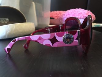 New Coach sunglasses HC 8029 Arabella Burgundy 5029/8H Authentic w/case for  Sale in Fort Worth, TX - OfferUp
