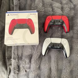Volcanic red & White Ps5 controllers
