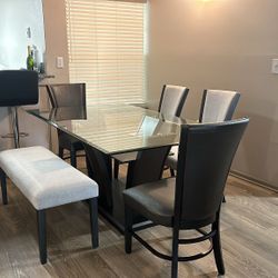 Dining Table Set. 🚚 WE DELIVER🚚