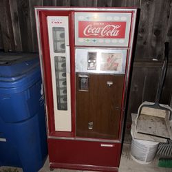 60s Coca Cola Machine