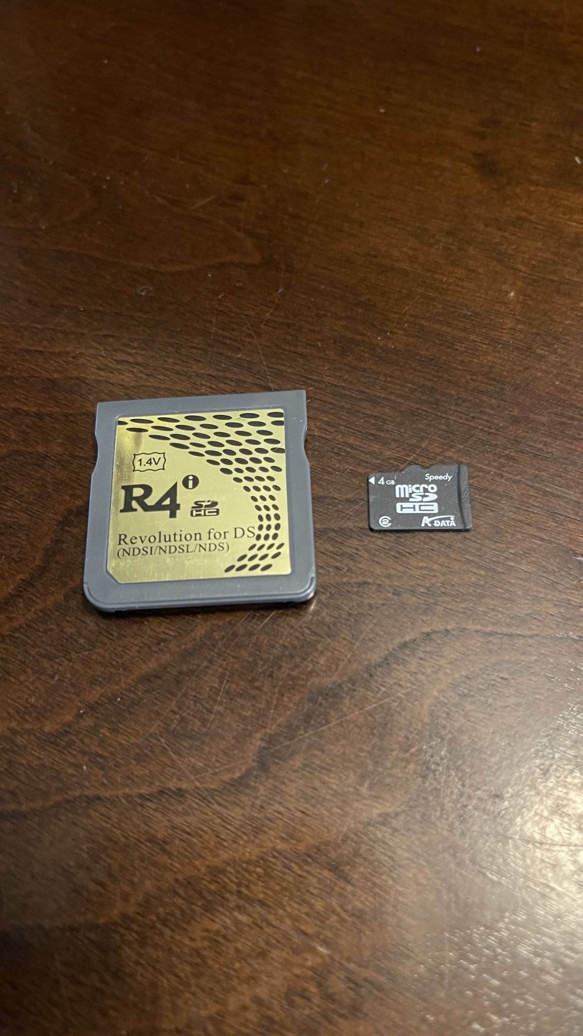 R4i Revolution For Nintendo DS/3DS NDSL/NDS *4gb Micro SD Included*