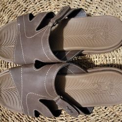 Kuailu Women's Orthotic Slides 11 Brown Recovery Sandal