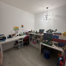 Kids desk 