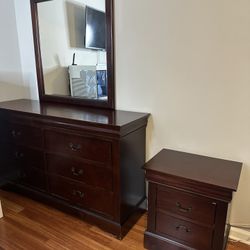 Bedroom dresser and mirror with nightstand set