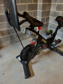 2021 Peloton Bike Excellent Condition with Shoes Mat and Seat - Washington Township, NJ