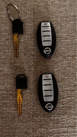 NISSAN KEY FOBS  with KEYS