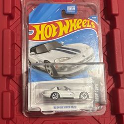 ‘92 Dodge Viper RT/10 Hotwheels (b Case Treasure Hunt 2026)