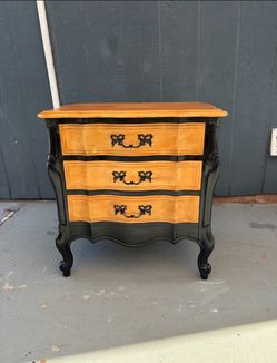French Provincial 3-Drawer Dresser Chest
