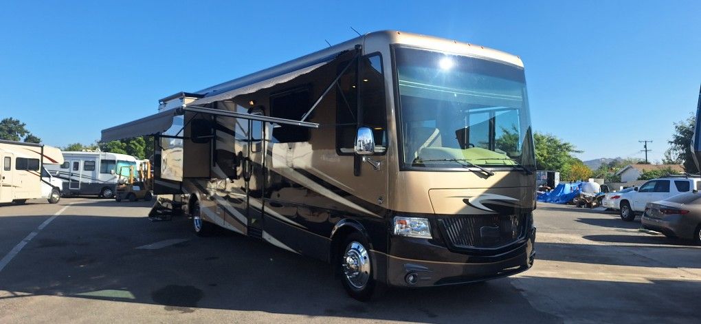 2015 Newmar Canyon Star 3921