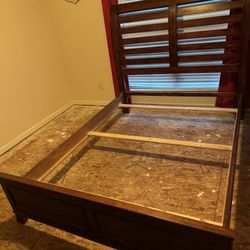 Solid Wood Queen Bedroom Set 