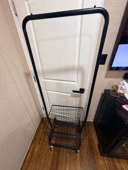 Tonchean Rolling Laundry Cart With Hanging Bar and Wheels, Metal Butler With Storage Basket, Black