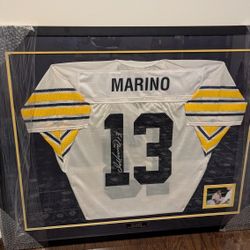 Dan Marino Signed Pitt Jersey